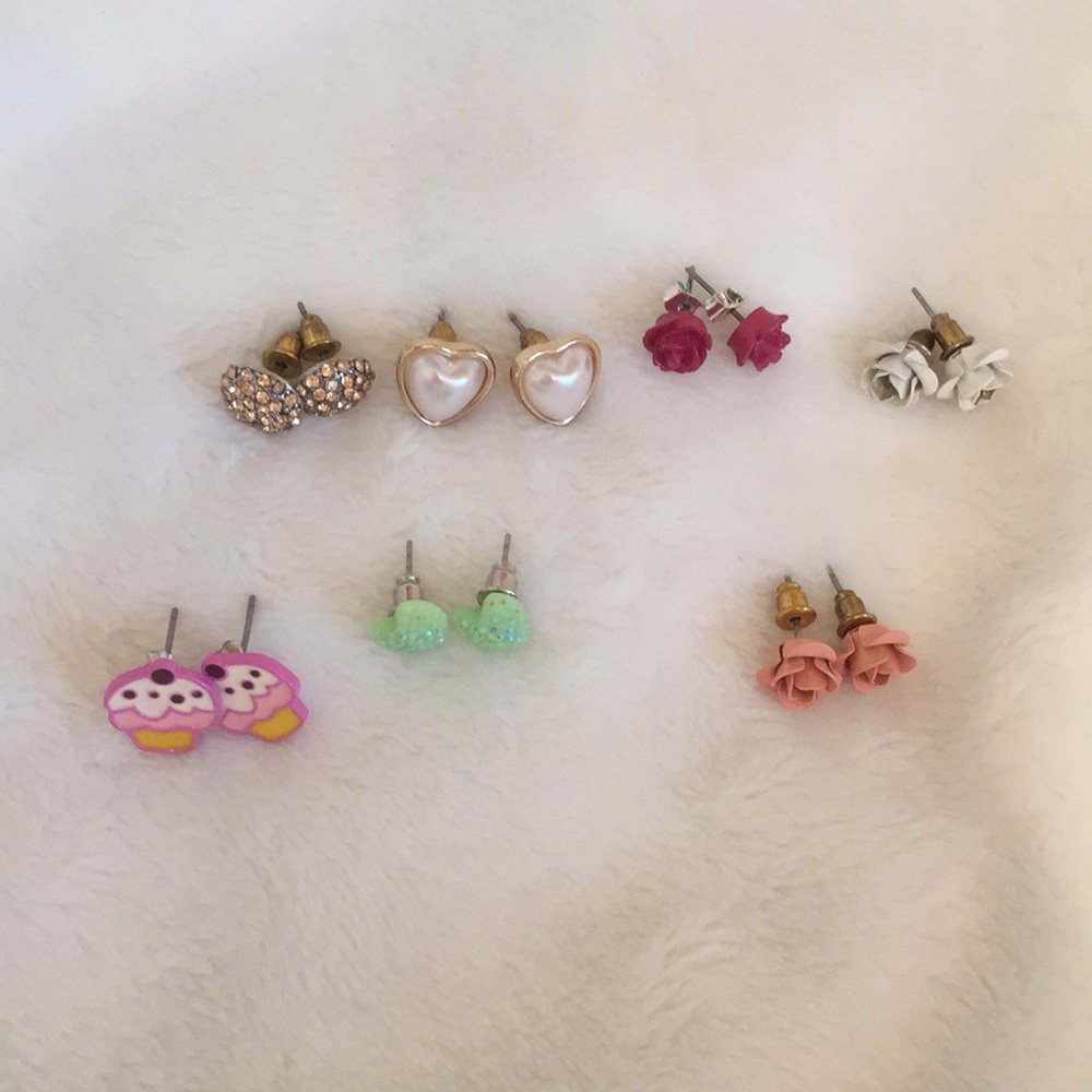 Different earrings - Picture 3 of 3